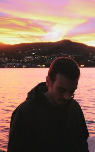 André