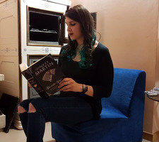 Elena &#x1f4d6;&#x1f3f9;