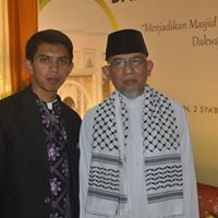 Tyno Sholahuddin