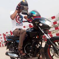 আলোহীন ল্যাম্পপোস্ট