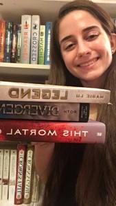 Meredith (booksbythewater)