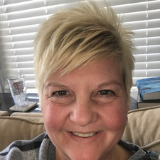 Lynda Fox