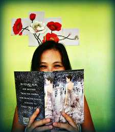 Claire - The Coffeeholic Bookworm