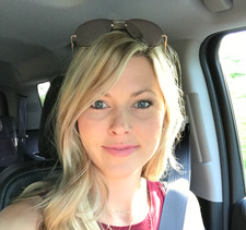 Lindsay  Carrow