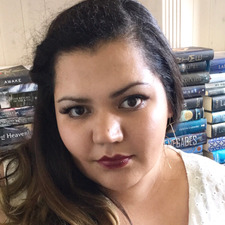 Anna Marie Reads