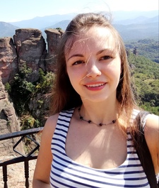 Яна Панекова