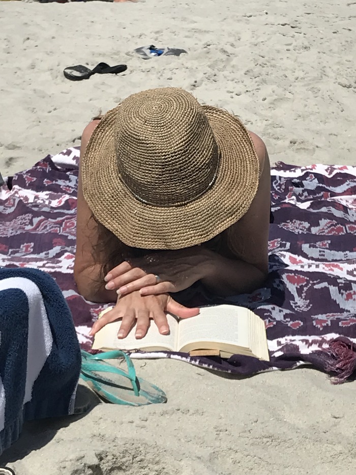 Goodreads profile picture for @laurel