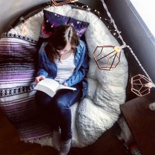 Kris (bookish.bones)