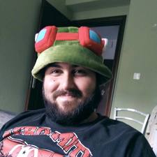 Γιάννης Παπαδαρατσάκης