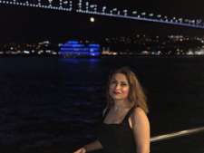 Kamelia Hadizadeh 
