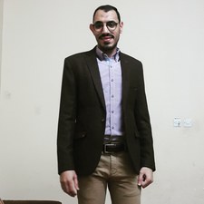 مُصْطَفَىٰ الْخَطِيبْ