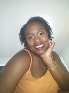 Nicole Lawrence - The United States (250 books)