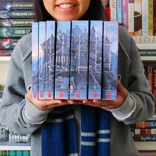 celine (celinereads)