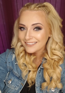 Моника Велинова