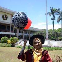 Resti Hidayat