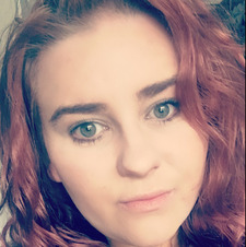 Laura (crescent_reader) 