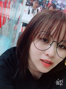 Nhi Hồng