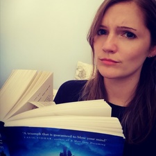 Robyn (Bookends and Biscuits)