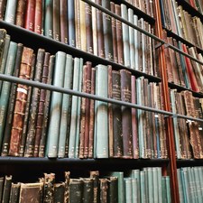 Jake_reads_books