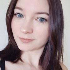 Megan (PastelyakReads)