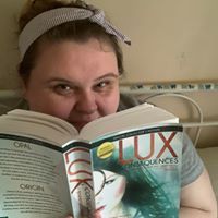 Manda (The Glittery Nerd)