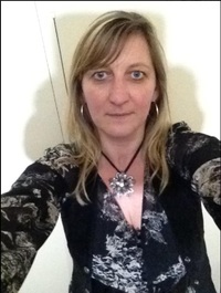 Natalie Campbell - Australia (909 books)