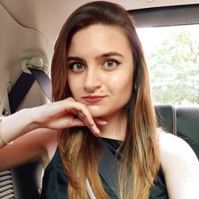 Деси Жекова