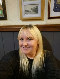 Claire Bear (weebear80) - Glasgow, V2, The United Kingdom (381 books)