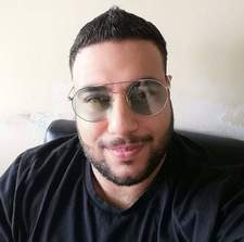 صَدِيقُ الكُتُب