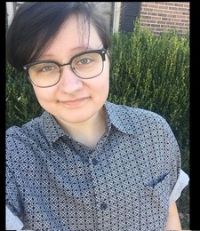 Bek (MoonyReadsByStarlight)