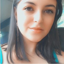Giulya Gomes