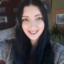 Leanne (Beauty & The Book Dragon)