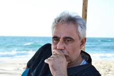 أشرف أيوب المهموم