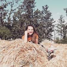 Becca Bookish