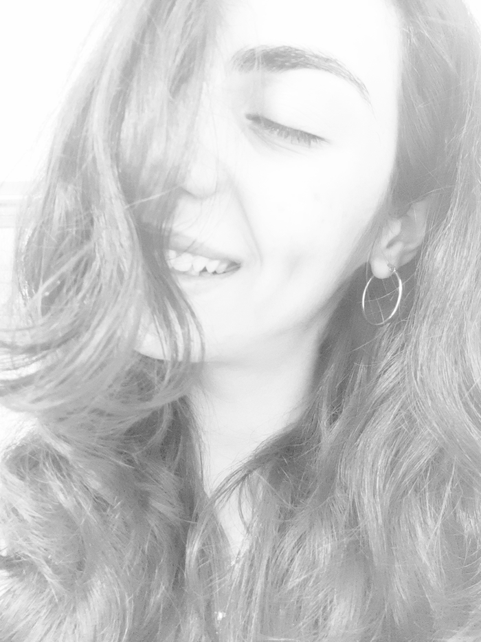Goodreads profile picture for @hooria