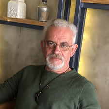 Βαγγέλης Πέτρου