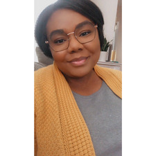 Tori (torireadswhat)