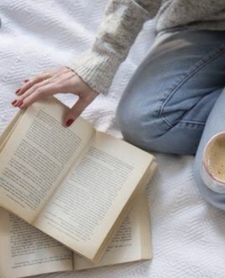 Carrie Reads and Writes