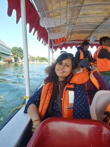 Meenakshi ojha