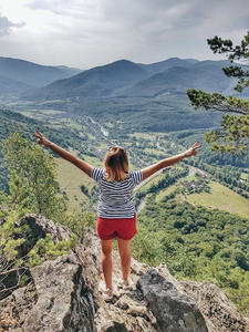 Оля Тарнавская