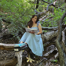 Richel (letsreadshallwe)