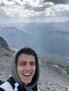 Sam  Auer