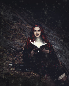 Vanessa ArtbyaBookGeek