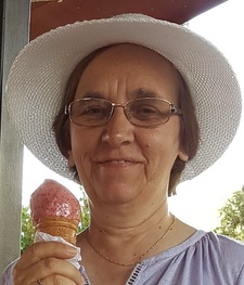 Gill Nichols
