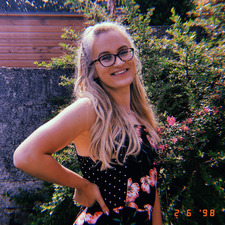 Jenna (feelingmybookshelf)