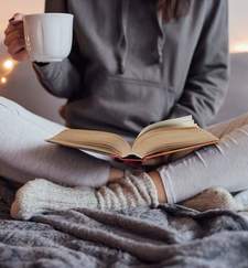 The Reading Violet &#x1f338;
