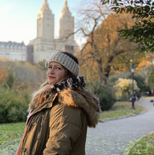 Danielle (daniellesbooks_)