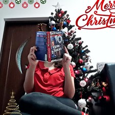 fata_aia_care_iubeste_cititul