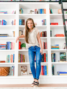 Katelyn (The Bookcase Beauty)