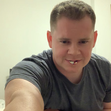 Shane in pages 📚 (TikTok)